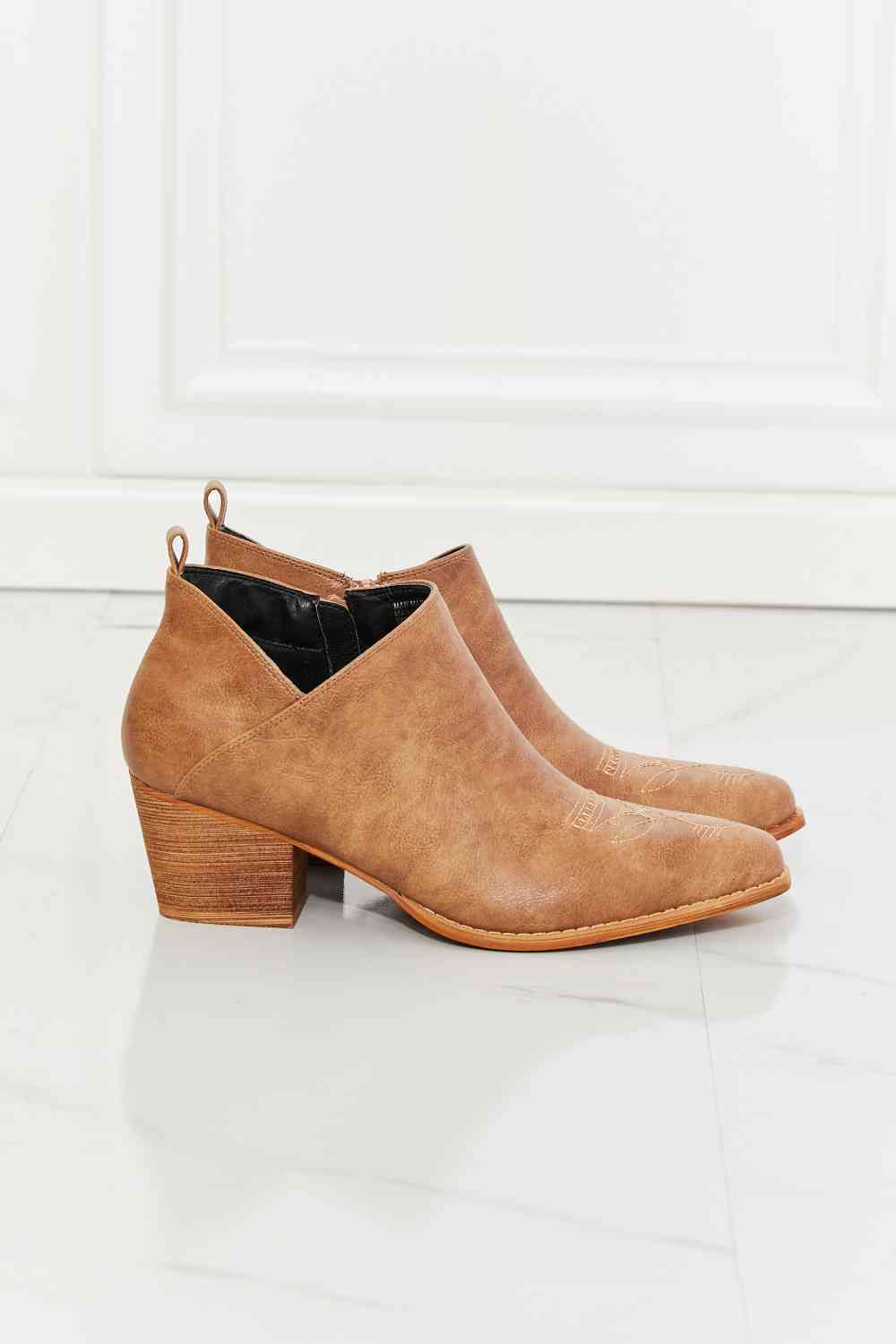 Crossover Bootie in Caramel