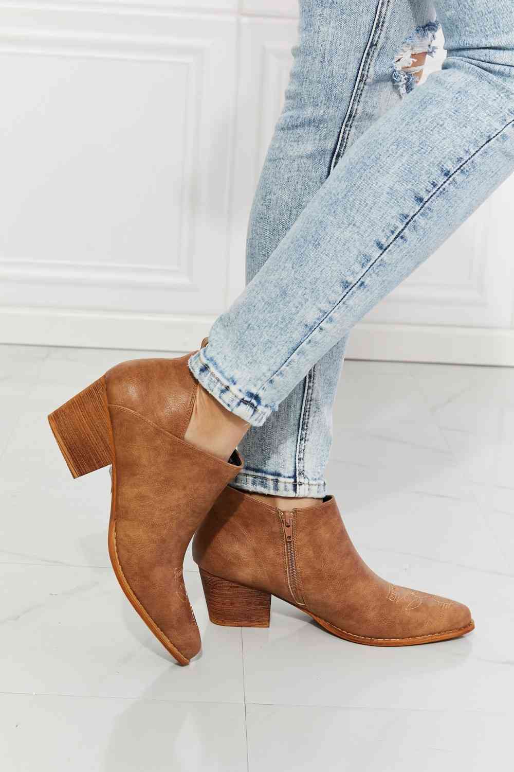 Crossover Bootie in Caramel