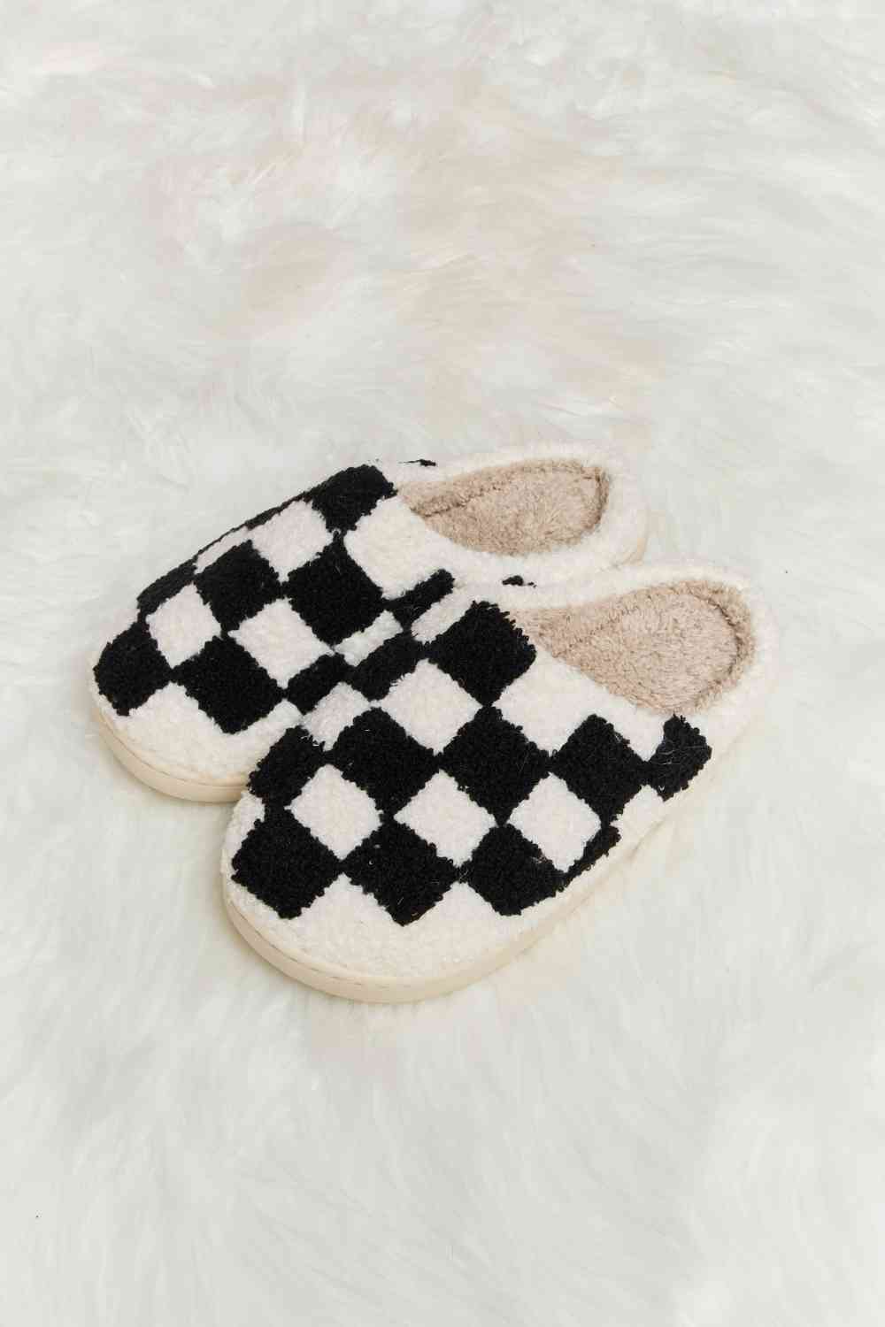 Checkered Print Plush Slippers