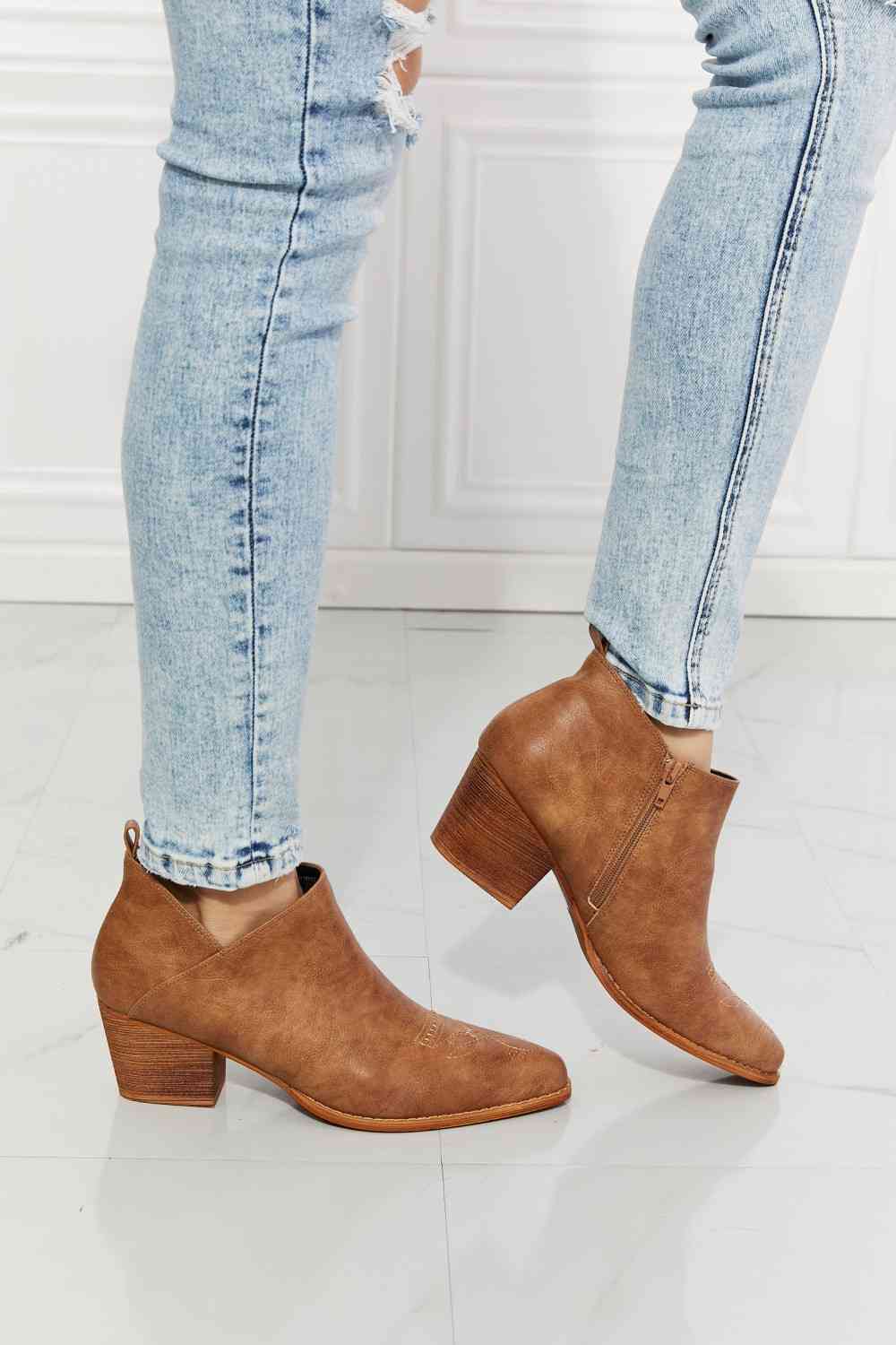 Crossover Bootie in Caramel